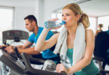 Как правильно и сколько нужно пить воды на тренировке